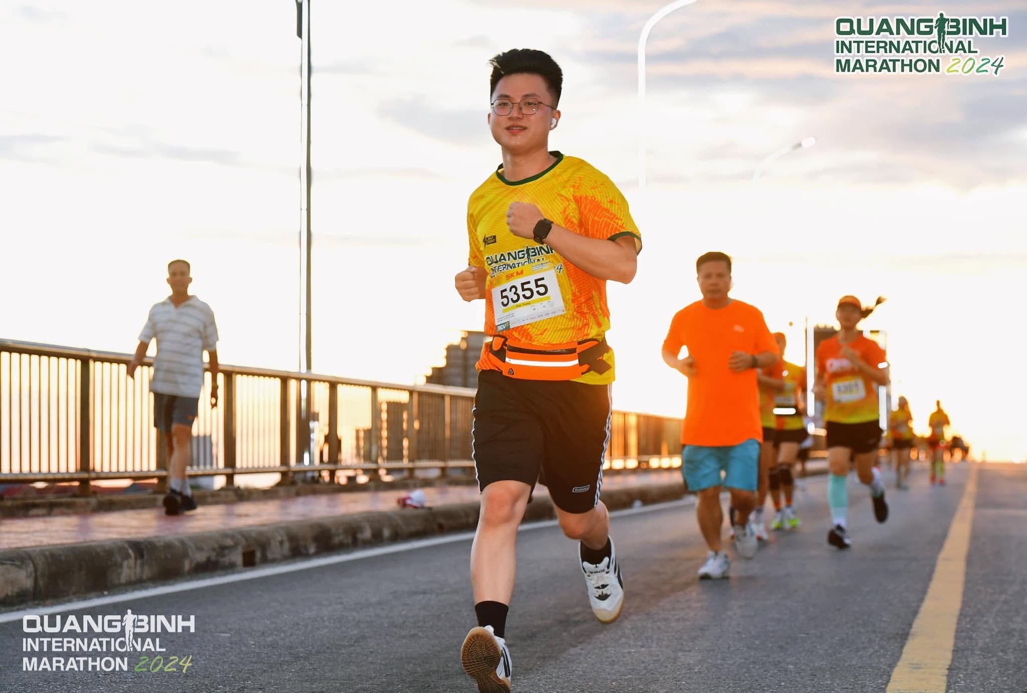 Thầy Trung chạy cự ly 5 km tại Quang Binh International Marathon 2024